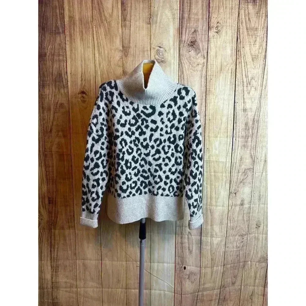 Jessica Simpson Leopard Print Sweater Women's Size XS